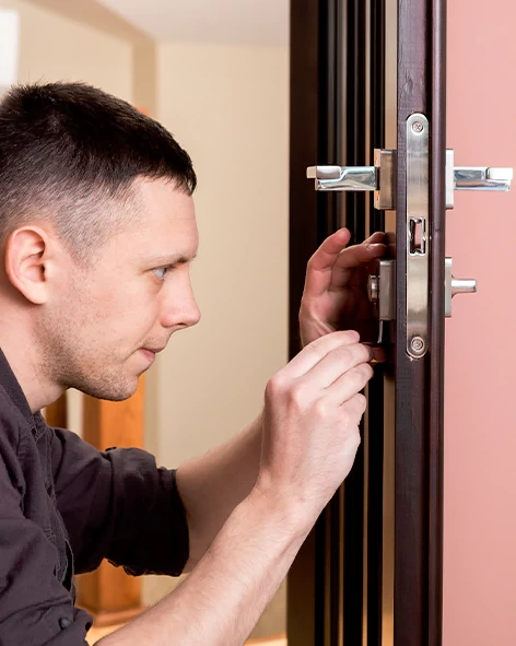 : Professional Locksmith For Commercial And Residential Locksmith Services in Downers Grove